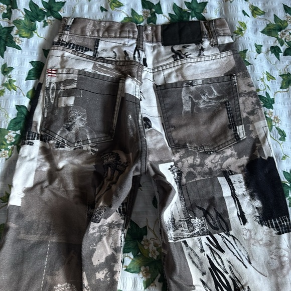 UO ~ BDG Cowboy Jeans in Black Multi - Picture 7 of 10